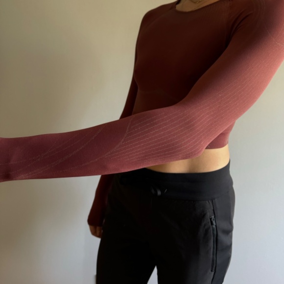 Gymshark Apex Seamless Crop Top in Cherry Brown/Truffle Brown - Picture 4 of 7